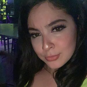 Meet your Posher, Carla